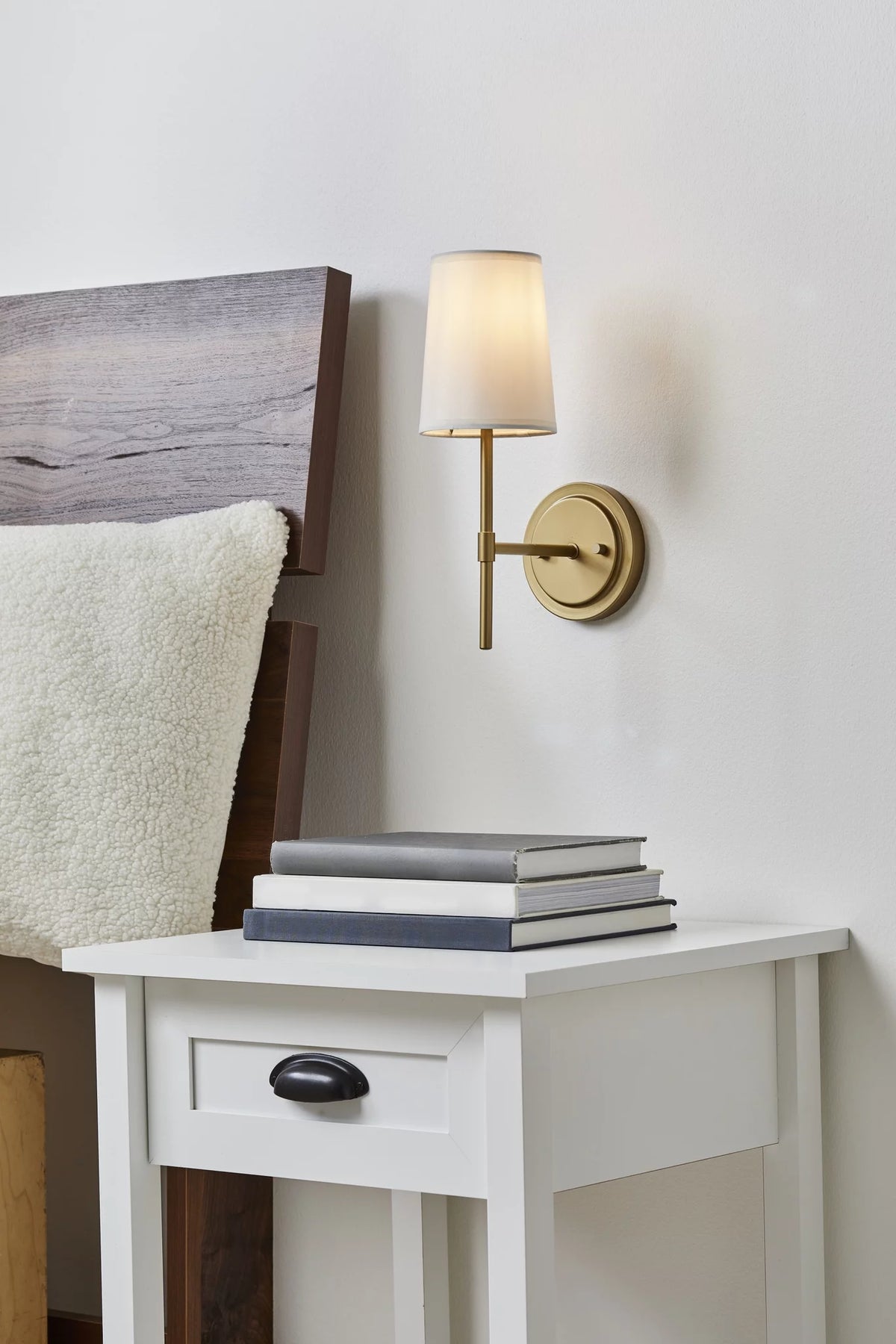 1 Light Burnished Brass Wall Sconce with White Fabric Shade Q243