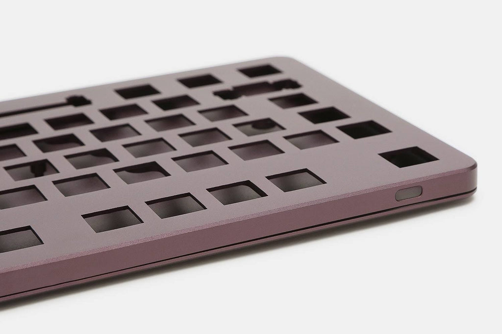 Burgundy Aluminum Case I349